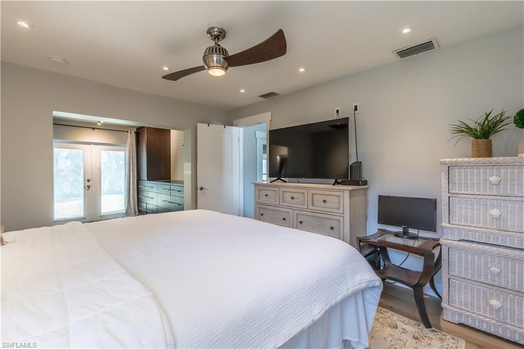 2237 Kings Lake BLVD