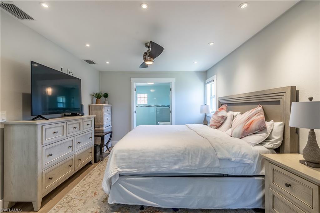 2237 Kings Lake BLVD