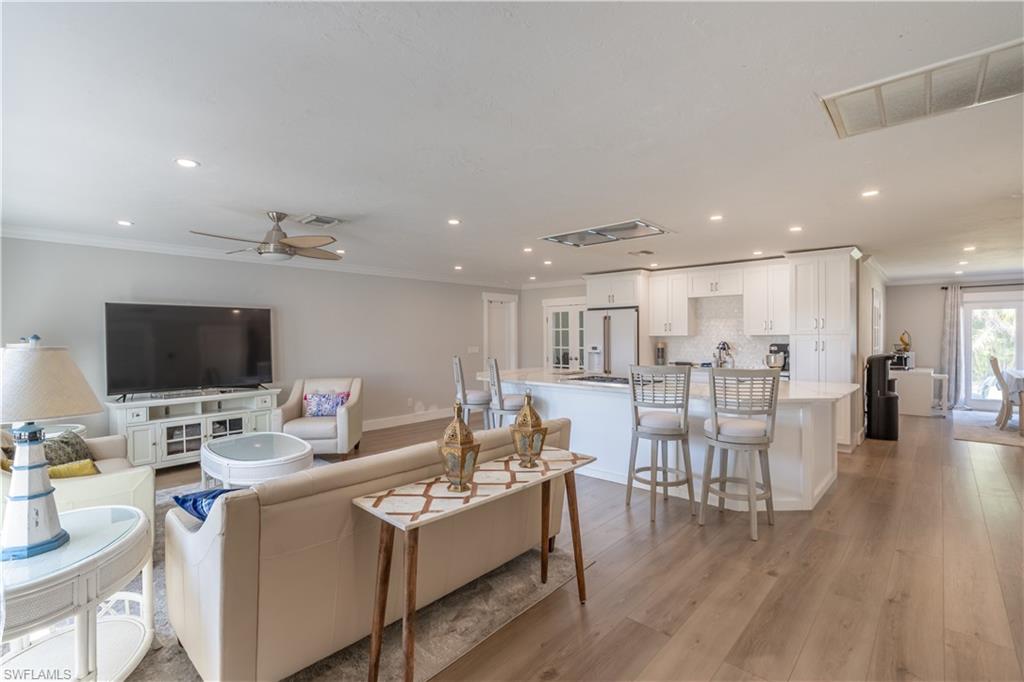 2237 Kings Lake BLVD