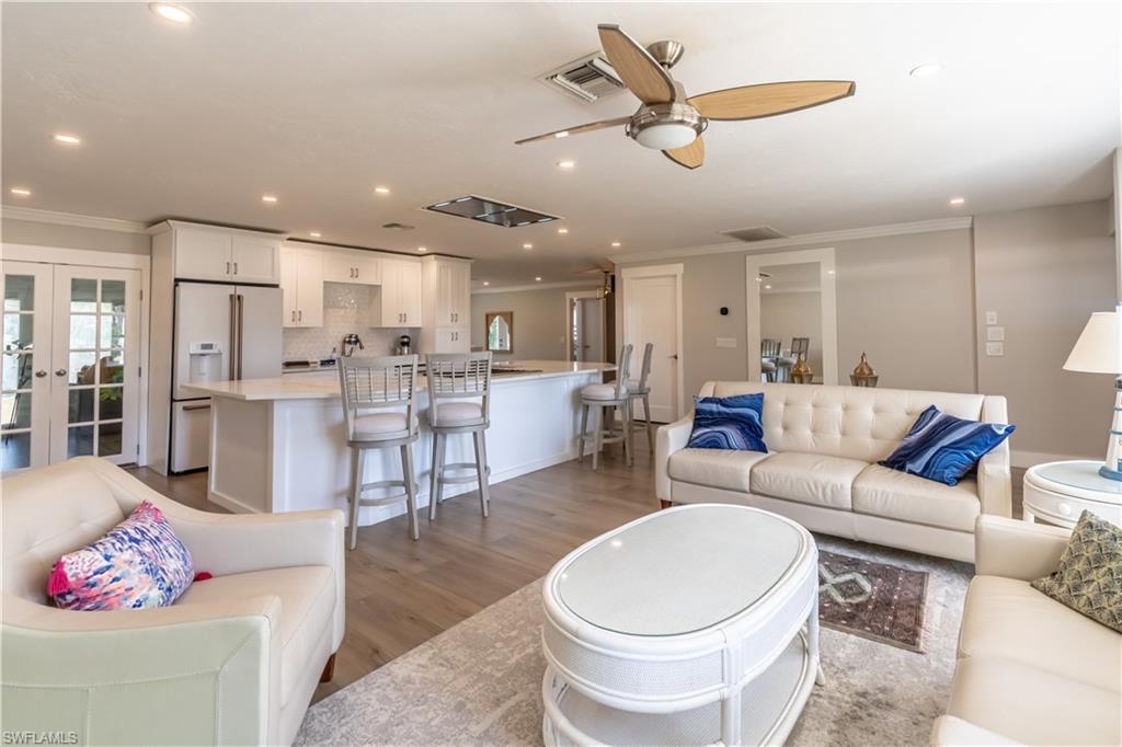 2237 Kings Lake BLVD