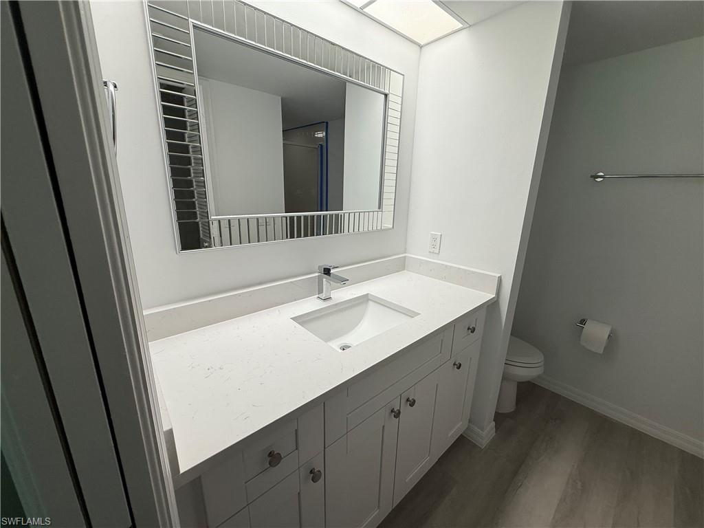 1526 A Trafalgar LN # 102 Unit: J-102