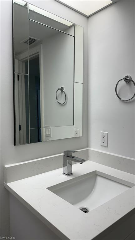 1526 A Trafalgar LN # 102 Unit: J-102