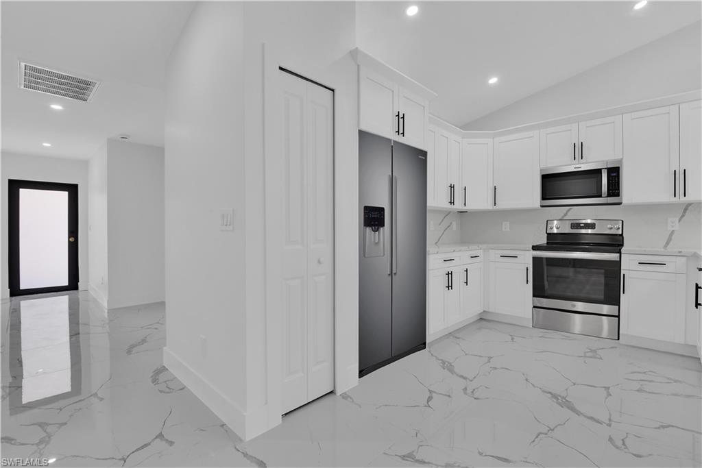 4917/4919 Leonard BLVD S