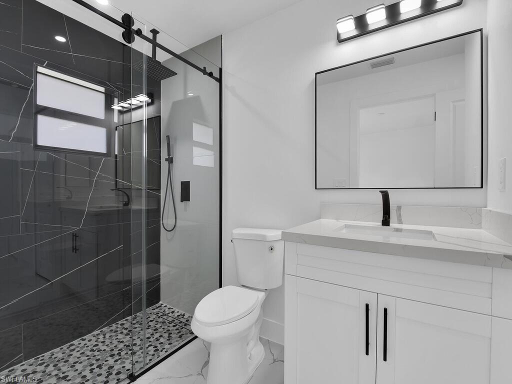 4917/4919 Leonard BLVD S