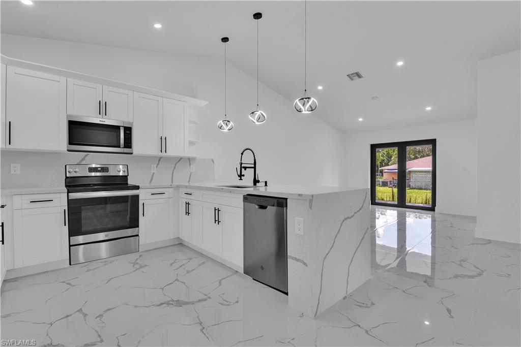 4921/4923 Leonard BLVD S