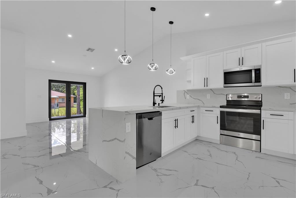 4921/4923 Leonard BLVD S