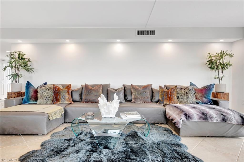 11 Bluebill AVE # 1101