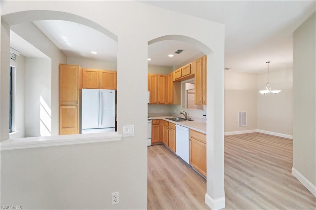 7795 Woodbrook CIR # 2904