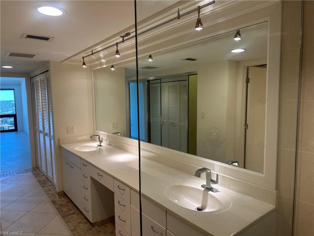 4751 GULF SHORE BLVD N # 1202