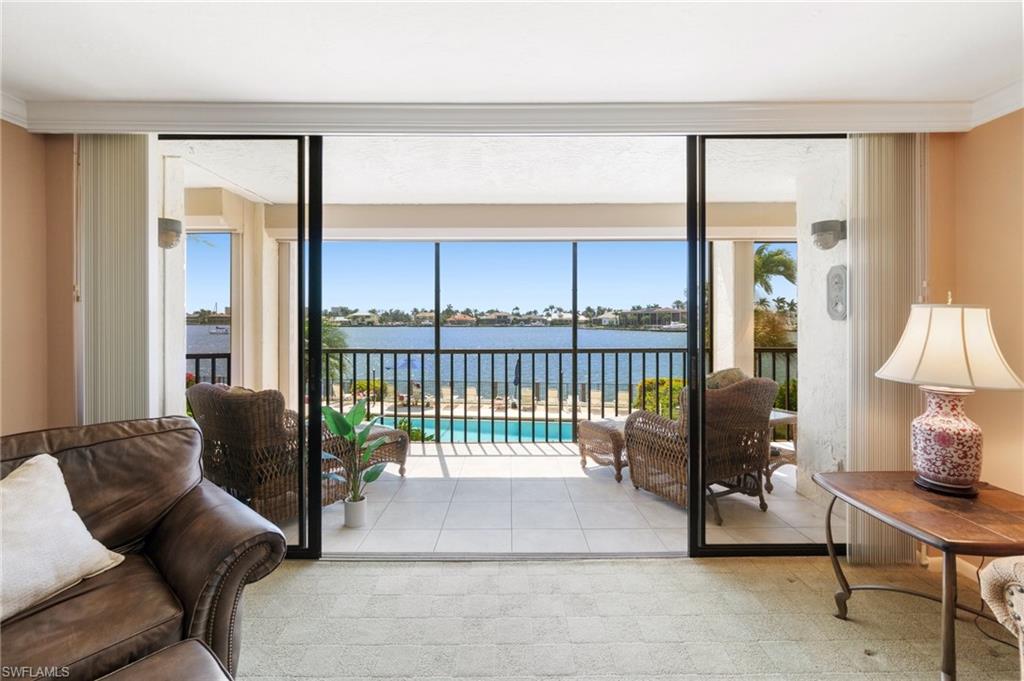 838 W Elkcam CIR # 208