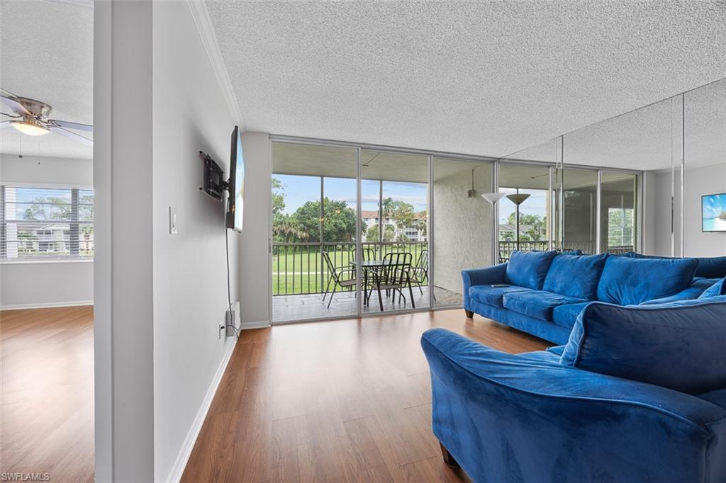 1083 Forest Lakes DR # 207, NAPLES Unit: 207