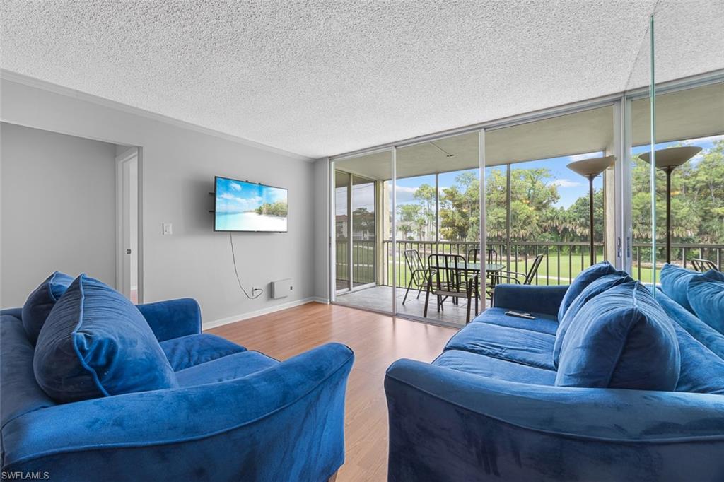 1083 Forest Lakes DR # 207, NAPLES Unit: 207