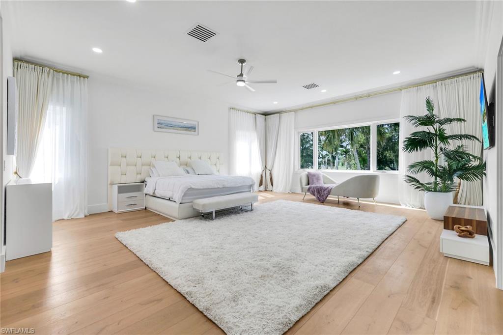 13087 Pond Apple DR E, NAPLES