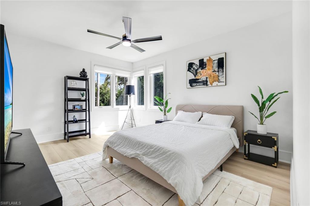 13087 Pond Apple DR E, NAPLES