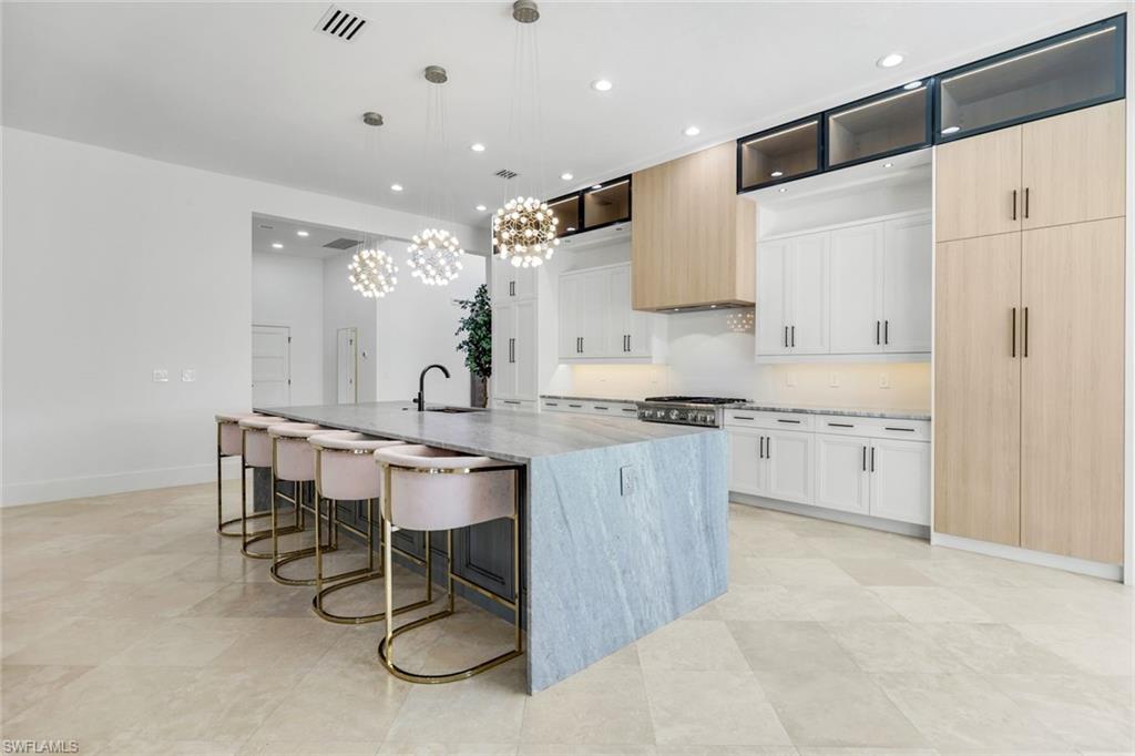 13087 Pond Apple DR E, NAPLES