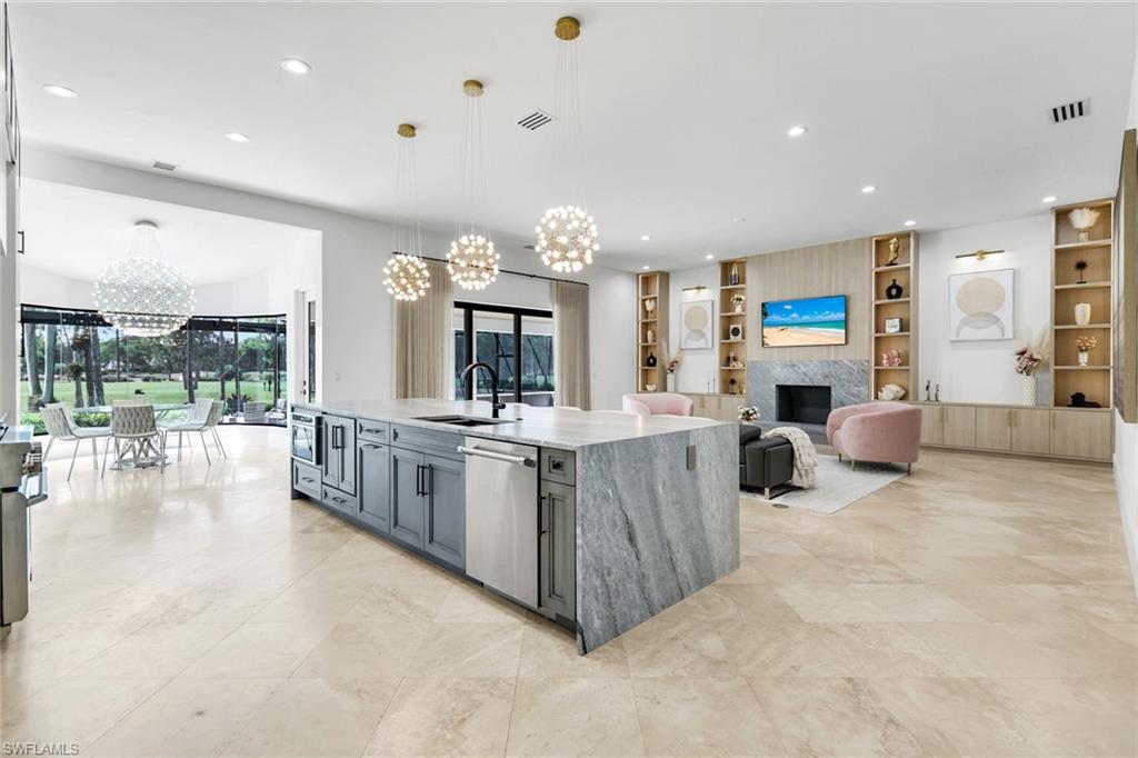 13087 Pond Apple DR E, NAPLES