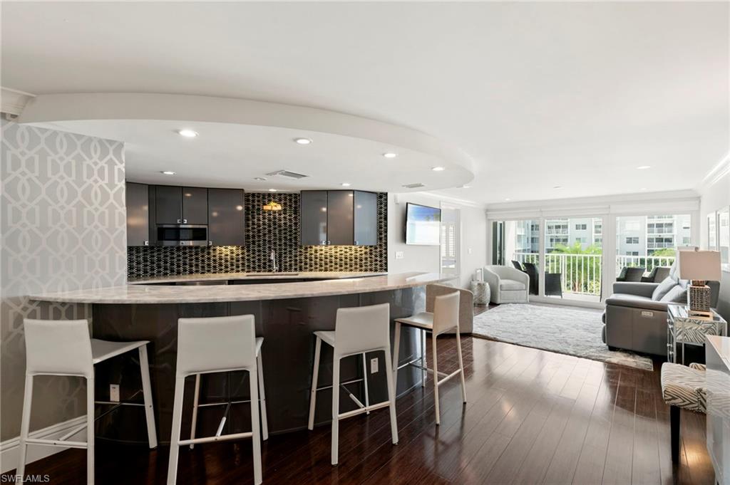 3443 Gulf Shore BLVD N # 204