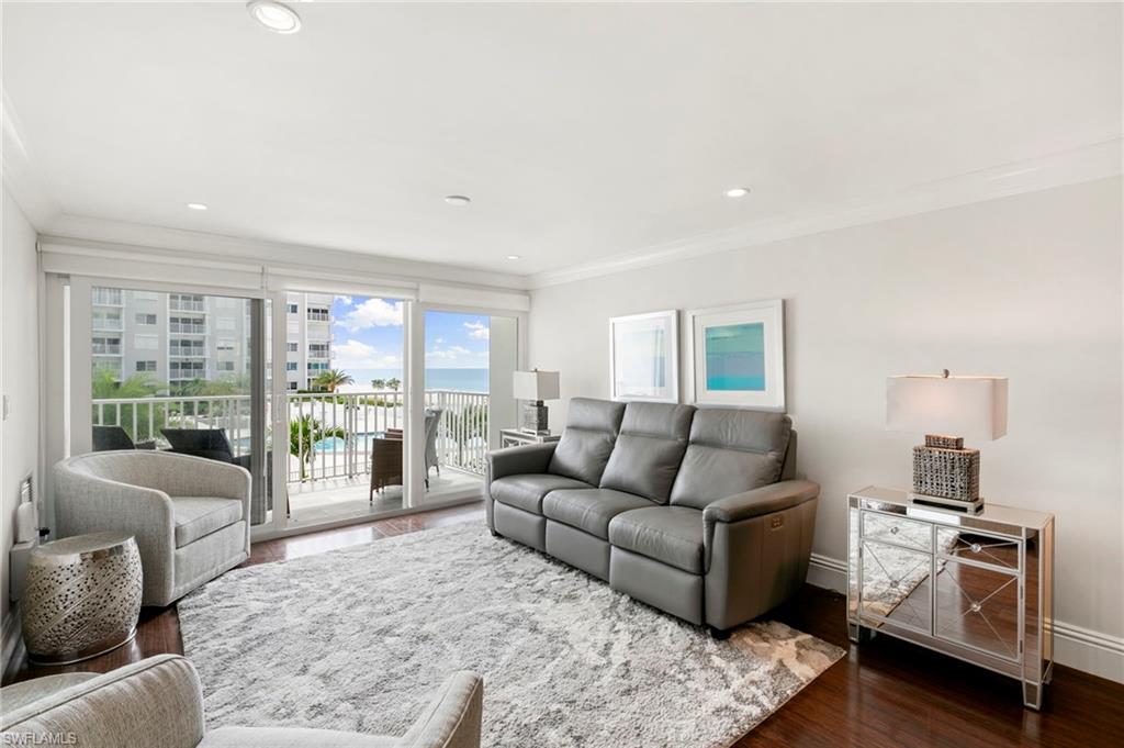 3443 Gulf Shore BLVD N # 204