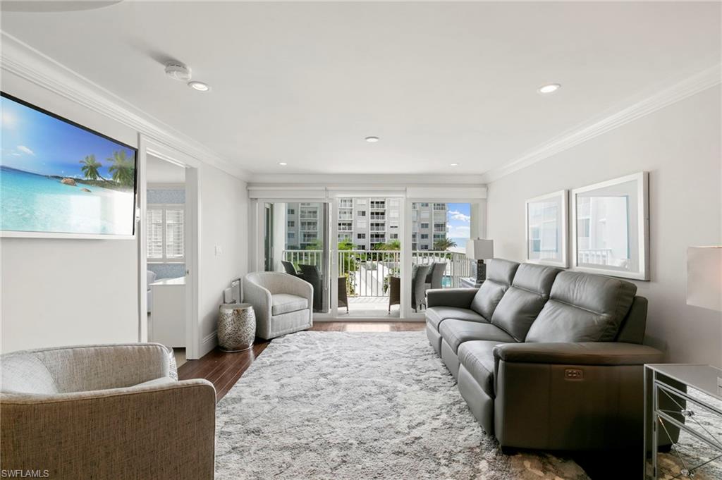 3443 Gulf Shore BLVD N # 204