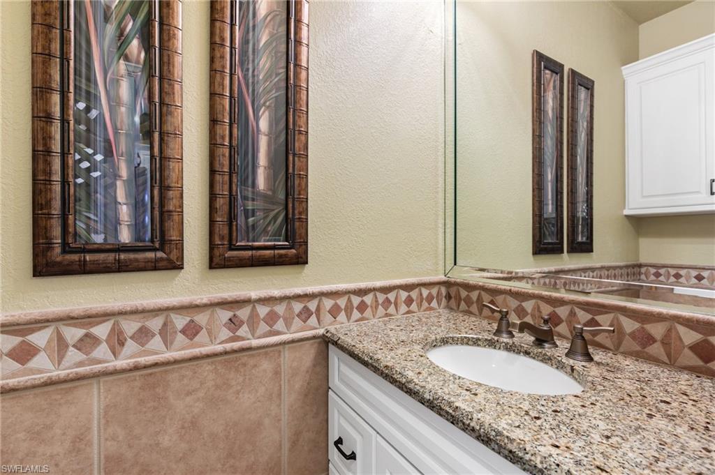 180 Seaview CT # 105