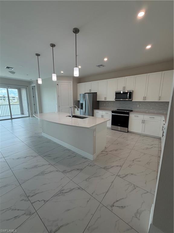 251 Indies Dr E # 201