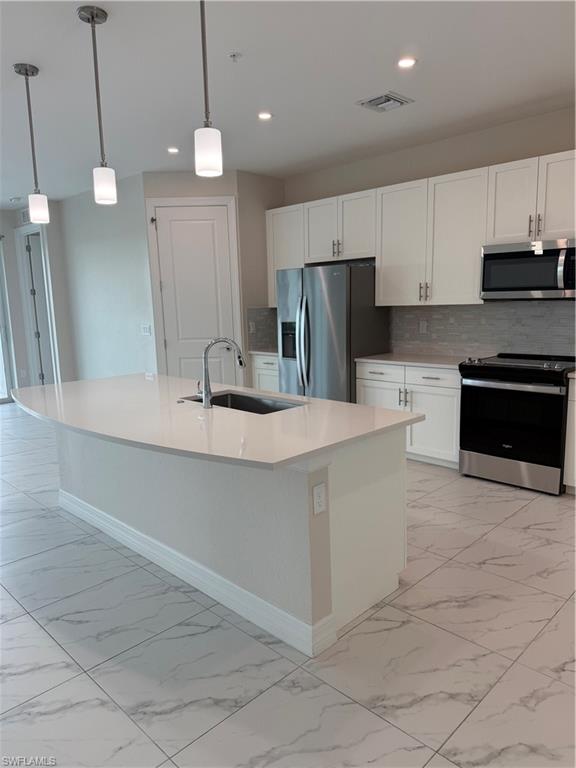 251 Indies Dr E # 201