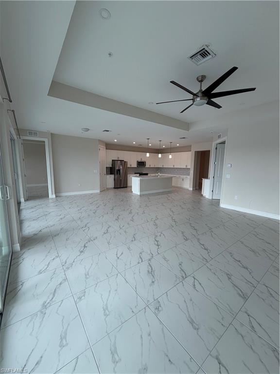 251 Indies Dr E # 201