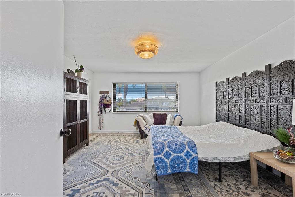10602 Vanderbilt DR
