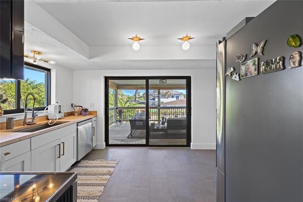 10602 Vanderbilt DR