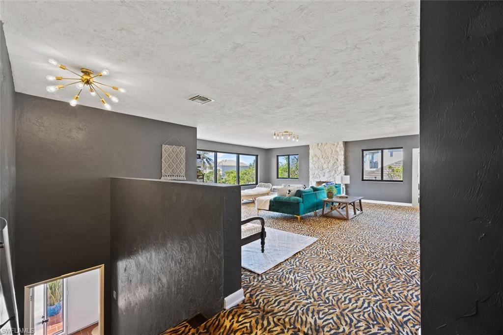 10602 Vanderbilt DR