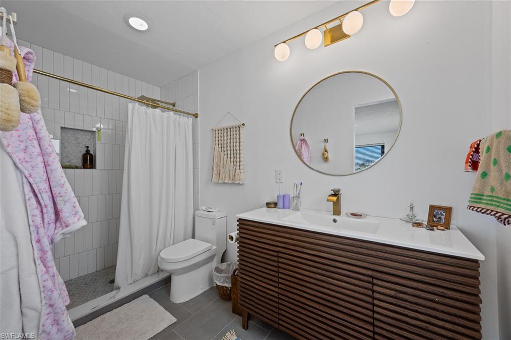 10602 Vanderbilt DR