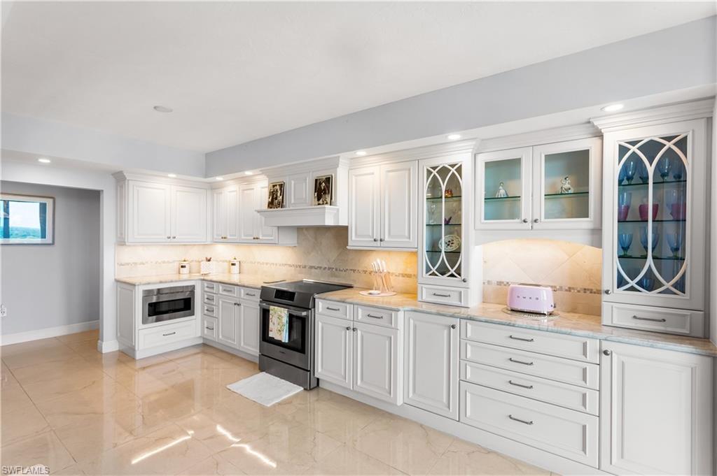 7515 Pelican Bay BLVD # B Unit: 19-B