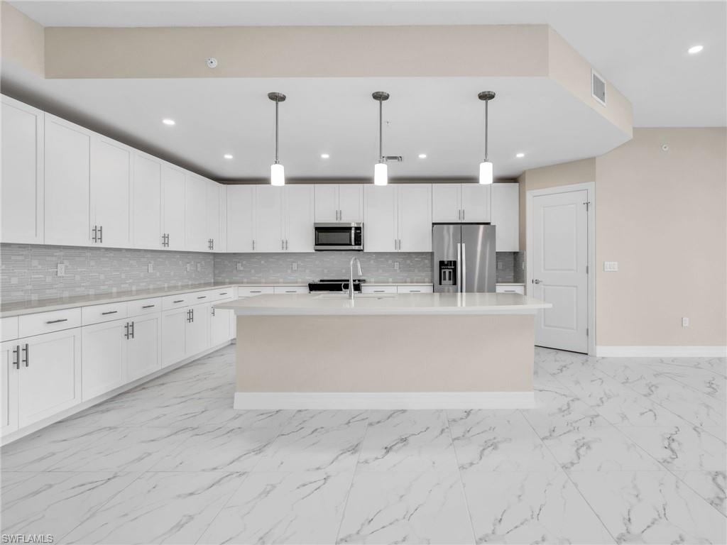 257 Indies Dr E # 102