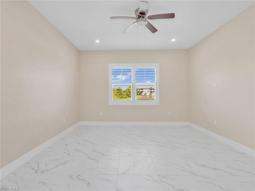 257 Indies Dr E # 102