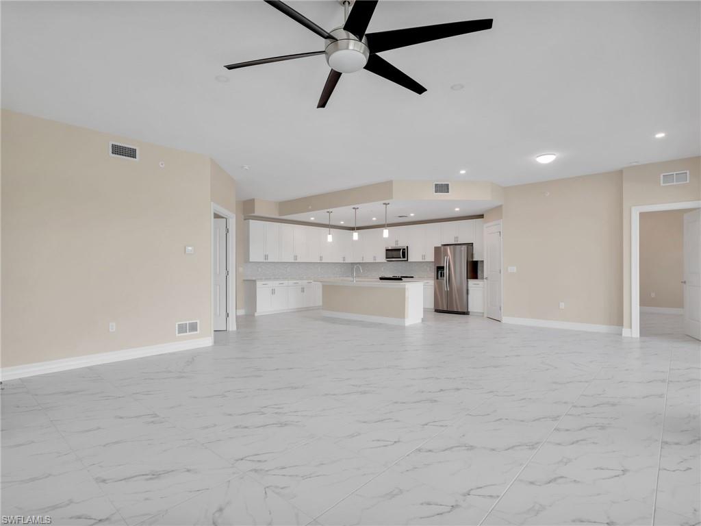 257 Indies Dr E # 102