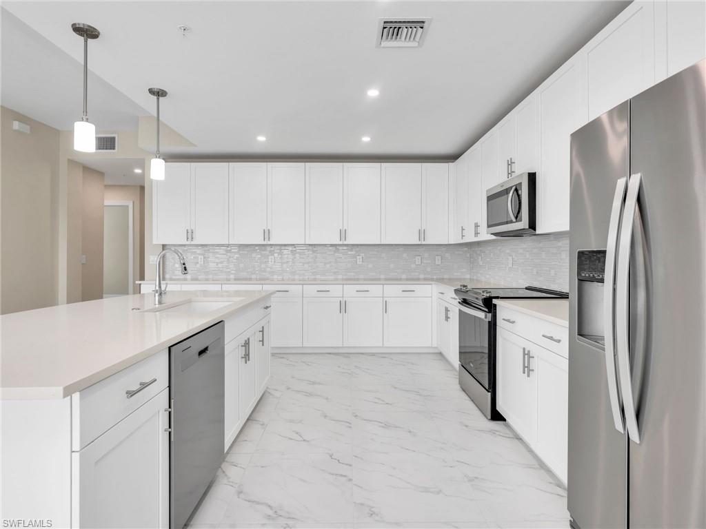 257 Indies Dr E # 102