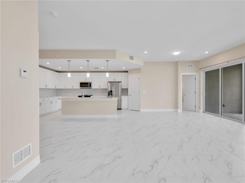 257 Indies Dr E # 102