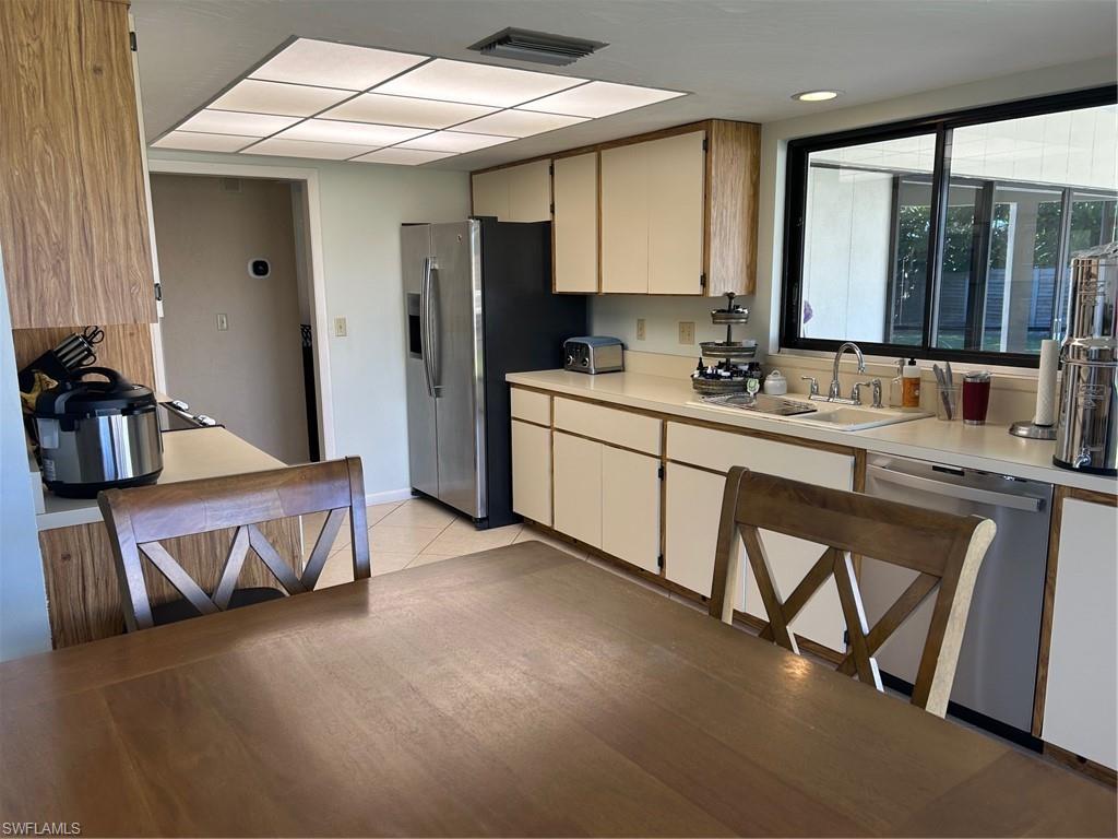 1982 Sheffield AVE, MARCO ISLAND