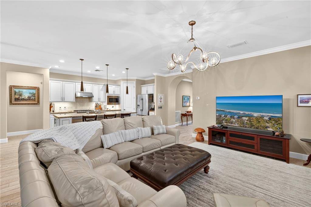 7057 Live Oak DR, NAPLES