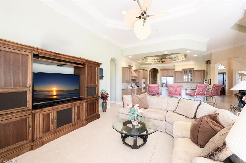 3022 Gainesborough CT, NAPLES