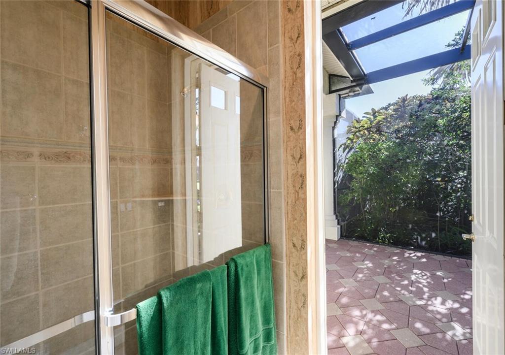 3022 Gainesborough CT, NAPLES