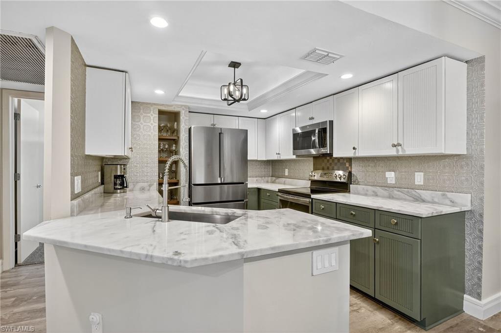 636 Wiggins Bay DR # A14