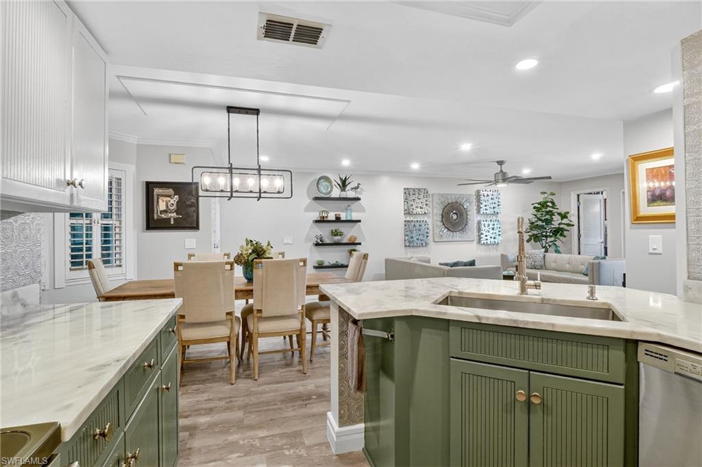 636 Wiggins Bay DR # A14