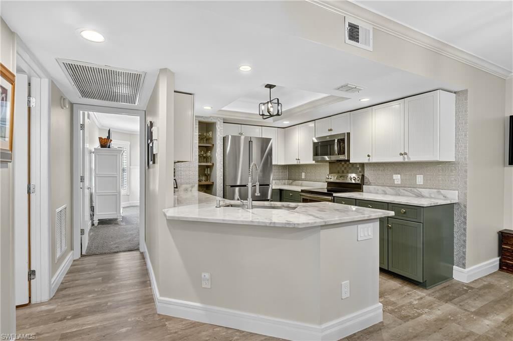 636 Wiggins Bay DR # A14