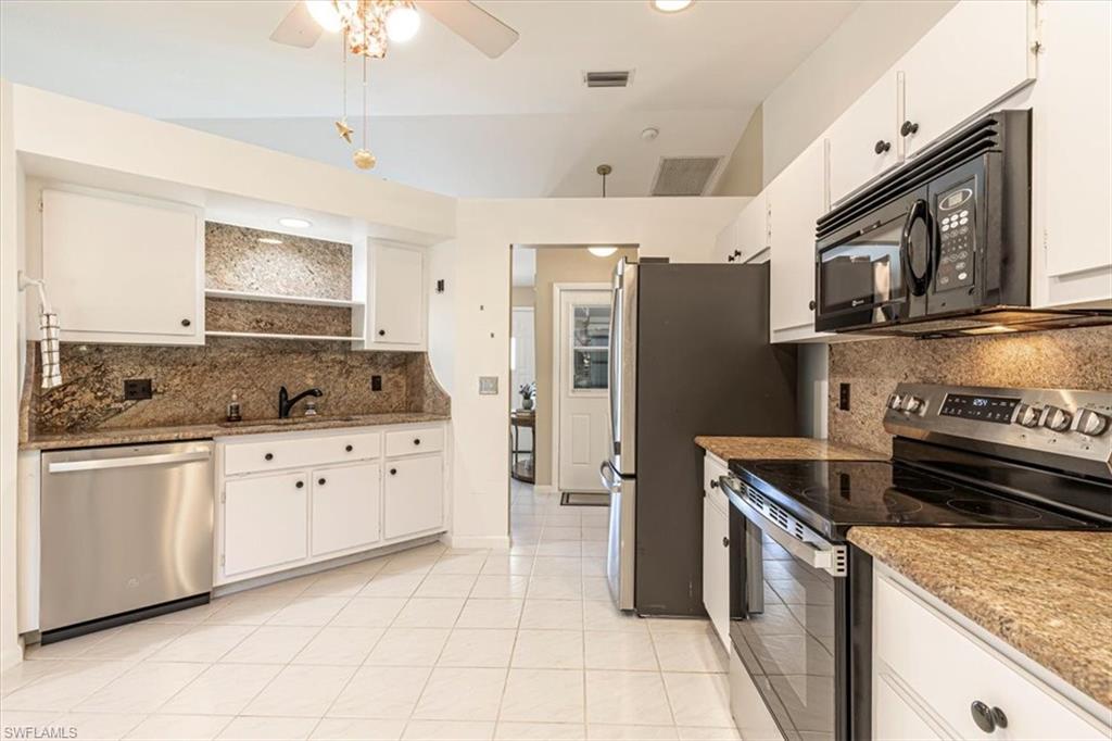 124 Versailles CIR, NAPLES