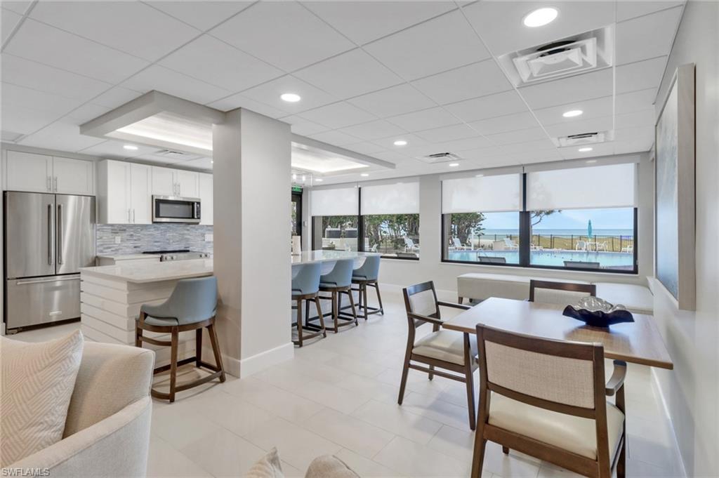 3399 Gulf Shore BLVD N # 303