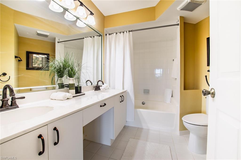 992 Woodshire LN # D301