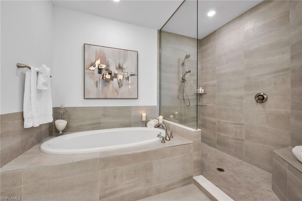 16355 Viansa WAY # 302, NAPLES Unit: 302