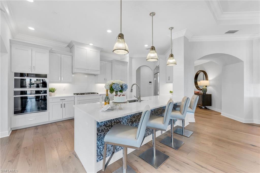 16355 Viansa WAY # 302, NAPLES Unit: 302