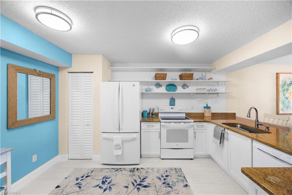 955 New Waterford DR # D104, NAPLES Unit: D104